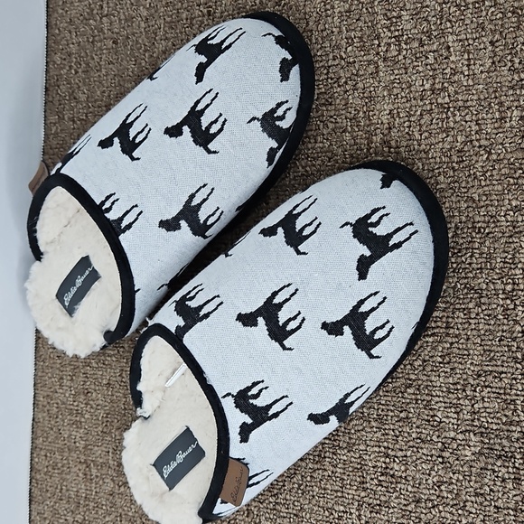 Eddie Bauer Light Gray Dog Slippers Sherpa Lined Sz 9 Womens Slipon - Picture 2 of 5